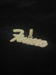 Colgante de Alfabeto con Diamantes de Lujo de Alta Gama, Joyería Elegante con Incrustaciones de Oro y Plata, Accesorio de Moda Perfecto para Regalos y Uso Diario - Product Image 6