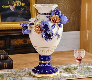 แจกันเซรามิกและพอร์ซเลนสีทองรอยัลใหม่ - Product Image 3