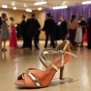 Scarpe da Ballo Latino Salsa da Donna Evkoodance con Tacco 7.0cm in Raso, Fodera in Cotone, Design Unico, Tacco Personalizzato, Suola in <span class=keywords><strong>Camoscio</strong></span>, Nuovissime - Product Image 5