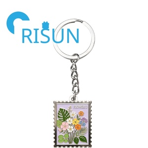 Porte-clés en alliage en forme de timbre postal, émail souple ou dur, personnalisé, cadeau promotionnel, vente en gros - Product Image 2