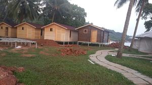 Cabane en bois préfabriquée, <span class=keywords><strong>bungalow</strong></span> de plage avec salle de bain, cabane en rondins modulaire personnalisée pour hôtel-resort, maison en bois préfabriquée pour les <span class=keywords><strong>vacances</strong></span> - Product Image 3
