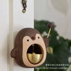 Timbre de puerta de pingüino de madera maciza, colgante decorativo, campana de entrada magnética, diseño minimalista, fácil instalación, para colgar en la puerta principal - Product Image 2