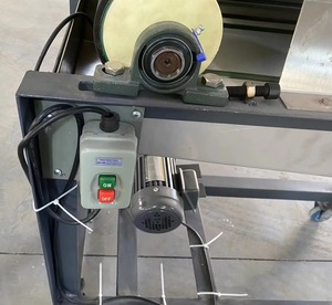 Machine automatique de nettoyage des bords et des fonds de vaisselle en porcelaine (assiettes, bols, tasses) avec moteur et roulement pour le <span class=keywords><strong>traitement</strong></span> céramique - Product Image 4