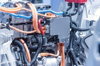 Manchon tressé extensible en PET résistant au feu et à la chaleur, fourni directement par l'usine, pour la protection des faisceaux de câbles de moteur automobile