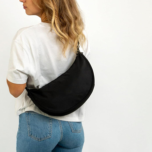 क्रॉसबॉडी कंधे बैग पुरुष महिला काले मध्यम क्रेसेंट शैली वास्तविक चमड़े के जिपर बंद पत्र पैटर्न लोगो पानी-सरीसृप - Product Image 5