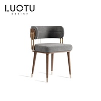 Chaise de salle à manger italienne de luxe et légère chaise design de restaurant haut de gamme pour café chaise de négociation avec accoudoirs