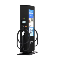 Borne de recharge rapide DC pour véhicules électriques Bluesky 120 kW sur pied avec double connecteur et écran publicitaire pour station publique