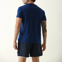 T-shirt basique personnalisé en gros à col en V et manches courtes pour homme, coupe ajustée décontractée, couleur unie, en coton à séchage rapide, idéal pour le sport et le streetwear