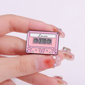 80 của retro âm nhạc băng men pins nhạc cụ đài phát thanh món ăn âm nhạc kỷ lục Máy nghe nhạc Ba lô Trâm ve áo cho người hâm mộ bán buôn - Product Image 3