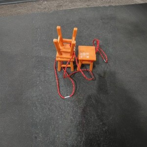 Ensemble mini-chaise et tabouret orange avec corde rouge pour enfants, jouet de mobilier portable - Product Image 1