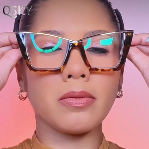 <span class=keywords><strong>Gafas</strong></span> <span class=keywords><strong>de</strong></span> <span class=keywords><strong>lectura</strong></span> cuadradas verdes <span class=keywords><strong>de</strong></span> moda 2024 para mujer, <span class=keywords><strong>filtro</strong></span> <span class=keywords><strong>de</strong></span> luz <span class=keywords><strong>azul</strong></span>, Ojo <span class=keywords><strong>de</strong></span> Gato, medio Marco, marco <span class=keywords><strong>de</strong></span> gran tamaño <span class=keywords><strong>de</strong></span> Instagram - Product Image 3