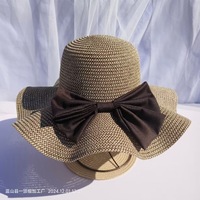 Chapeau de paille d'été Arc pour femmes Écran de mode fait à la main Tricoté Warp Large Brim Wave Beach