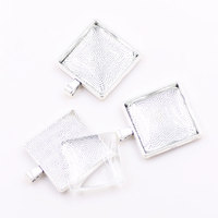 Zhubi 20MM 25MM Quadratisches Glas Cabochon Tablett Lünette Blank Versilberte quadratische Zink legierung Anhänger Basen für DIY Schmuck herstellung
