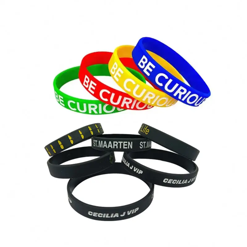 Conception de logo personnalisé promotionnel bon marché en caoutchouc fin Bracelet en silicone Bandes de poignet en matériel Bracelet en silicone personnalisé
