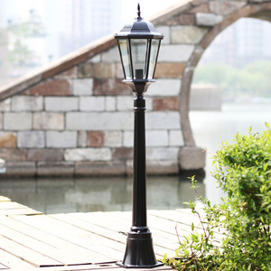 Lampadaire Solaire Extérieur LED sur Poteau en Fer avec Abat-jour en Verre, Blanc Chaud 2700K, IP66 Étanchéité, Détecteur de Mouvement pour Éclairage - Product Image 5