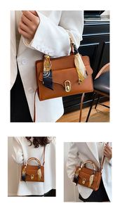 Sac à main rétro de forme carrée, élégant et simple, adapté à toutes les occasions et sac bandoulière tendance - Product Image 3