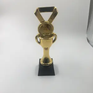 Piala resin olahraga pabrikan Yiwu grosir medali kustom dan trofi