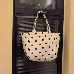 2026 New Four-season Korean-style Laid-back and Cute Polka Dot PU Leather up to 1L Durable Foldable Tote Bag with Chains - Product Image 3
