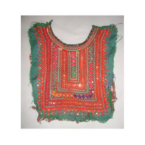 Vintage Afghan Baloch Tribal Banjara cou joug broderie miroir patchs brodés tissu perles à la main multicolore coudre mélange - Product Image 1