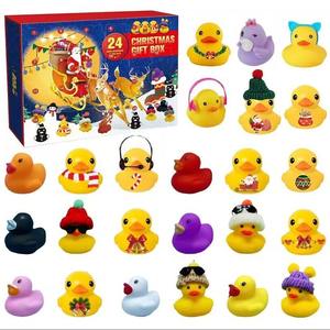 YSJ TOYS Canard en caoutchouc de Noël Frozen, boîte mystère, calendrier de l'avent, canard jaune en plastique, échelle 1/12, ensemble cadeau de compte à rebours, jouets animaux - Product Image 4