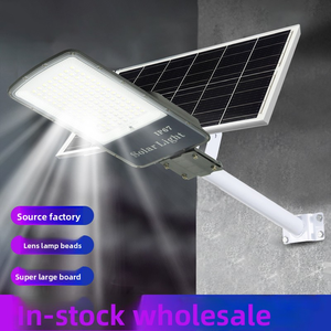 Éclairage extérieur étanche à économie d'énergie de réverbère solaire <span class=keywords><strong>industriel</strong></span> de haute qualité de 100W avec l'estimation IP67 - Product Image 2