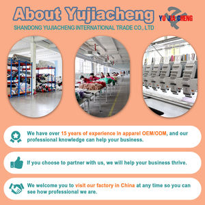 Maßgefertigter Winter-Trainingsanzug mit Abnehmbarem Fellkragen, Reißverschluss-Kapuzenjacke und Schlaghose für Damen, Hochwertiges 2-Teiliges Fitness-Set - Product Image 4