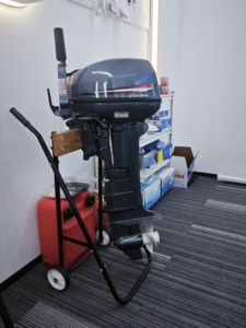 Offre Spéciale Moteur Marin YAMAHA 40 CV Refroidi par Eau, 2 Temps, 2 Cylindres, Moteur Bateau à Essence, Vente en Gros OEM - Product Image 3