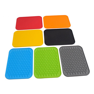 Kalınlaştırılmış Gıda Sınıfı Silikon Su Filtresi Pedi Lavabo Süzgeci Yüksek Sıcaklığa Dayanıklı Yalıtım Dikdörtgen Kaymaz Altlık - Product Image 1