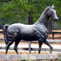 Sculpture en bronze d'animal sur mesure, fabrication par le fabricant, cochon ailé volant