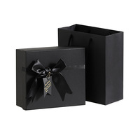 Kit d'emballage cadeau personnalisable avec logo, papier d'art laminé mat, boîte à couvercle rigide et ruban décoratif