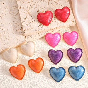 Pendientes Jingciren Boutique de Estilo Retro con Forma de Corazón Esmaltado, Diseño de Moda, Pendientes de Alta Gama para Mujer - Product Image 1