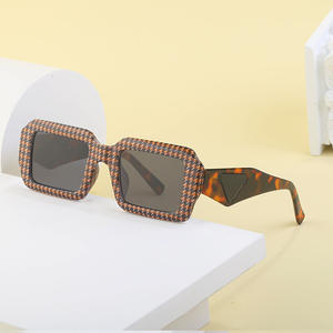 Lunettes de soleil carrées sur mesure de style européen et américain pour femmes, protection UV400, design tendance Instagram, origine Taizhou - Product Image 1