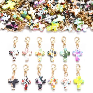 Llavero de lujo con cruz, dijes <span class=keywords><strong>DIY</strong></span> para hacer joyas, llavero de resina personalizado, decoración para bolsos, colgante de crucifijo, accesorio para carteras - Product Image 2