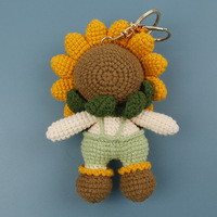 Porte-clés poupée tournesol au crochet fait main, en coton doux tricoté, breloque de sac garçon tournesol, pendentif amigurumi floral souriant pour clés de voiture