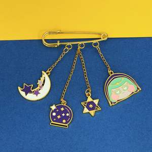 Fornitore all'ingrosso di spille in metallo senza minimo d'ordine, spille glitterate, spille anime in smalto duro, spille morbide da risvolto, produttore di spille in smalto personalizzate - Product Image 1