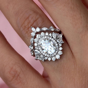 Ensemble de deux bagues élégantes pour couple, pour femme, bijoux de mariage luxueux et scintillants - Product Image 3