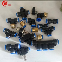 Conector Neumático Rápido de Manguera Marca QTD, Tipo L de 90 Grados, Codo de Ángulo Recto, Enchufe Rápido, Material PP, Estándar DIN ISO 9000