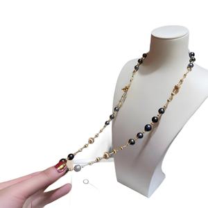 สร้อยคออะโกย่าญี่ปุ่นขนาด 8-9 มม. ดีไซน์ทันสมัย ให้แสงสะท้อนแบบกระจก  เข้ากับเสื้อโค้ทผู้หญิง  มาพร้อมกล่องของขวัญที่เข้ากันอย่างลงตัว - Product Image 5