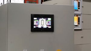 Nouvelle ligne de revêtement en poudre automatique avec mesure par réseau optique avancé, four de séchage, chaîne de convoyeur, pistolet de pulvérisation, contrôle du reciprocateur - Product Image 6