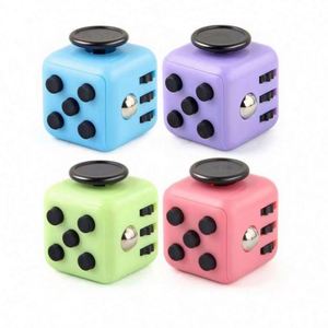 Jouet de décompression à presser anti-irritabilité et anxiété, cube magique à 6 faces pour le bout des doigts - Product Image 1
