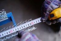 20 ans d'expérience professionnelle dans la production de machine à plâtre de perles d'angle en métal déployé pour cloisons sèches pour le plâtrage