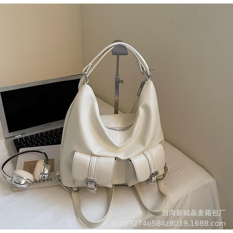 สีขาวนวล