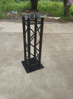 Support de totem en treillis noir modulaire léger à montage rapide en aluminium pour barre lumineuse DJ, idéal pour les événements scéniques en extérieur/intérieur