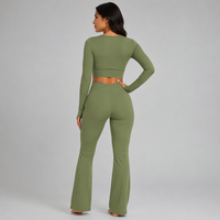 Ensemble de yoga 2 pièces pour femme, haut court à manches longues et col en V croisé, et leggings évasés taille haute croisée en V, pour la gym et l'entraînement