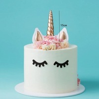Wiederverwendbarer Einhorn-Kuchenaufsatz Handgemacht mit Goldenem Horn, Wimpern und Stapel – Kuchen-Dekoration für Kindergeburtstage und Babypartys als Geschenk