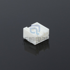 Conector Automotriz 936233-1, Enchufe de Plástico Blanco para Arnés de Cableado de Automóvil - Product Image 2