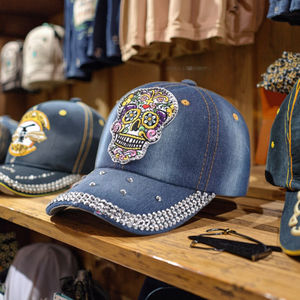 उच्च गुणवत्ता वाले कस्टम 6-पैनल बेसबॉल कैप हाथ कढ़ाई डोबी पैटर्न डॉट आर्यल और तेंदुए को धोया - Product Image 2