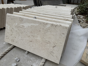 Dalles de bordure de <span class=keywords><strong>piscine</strong></span> en pierre calcaire blanche sablée naturelle pour extérieur - Product Image 1