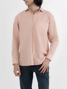 เสื้อเชิ้ตผู้ชายสีชมพูอ่อน ผ้าฝ้าย แขนยาว ปกคอปก ทรงสมาร์ทแคชชวล ใส่ได้ในฤดูใบไม้ผลิ - Product Image 1