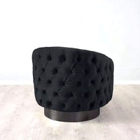 Canapé Chesterfield de luxe en velours de conception italienne, fauteuil pivotant avec dossier capitonné et pieds en métal pour salon moderne